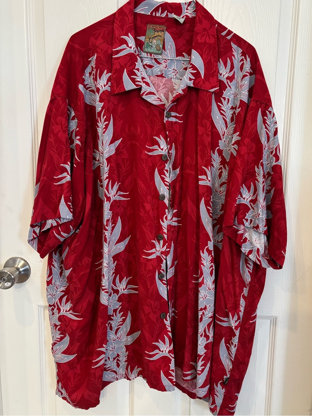 Men's Red Tropical Print Short-Sleeve Button-Down Shirt